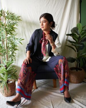 Nidhi Bisht Instagram - Maamla Legal Hai, now streaming, only on Netflix. So grateful for the incredible response on our show❤️❤️

Wearing @mohindia_official @houseoftuhina 
Styled by @smitikaur

HMU by @mirrormirrorofficial 

Picture credits @prashandtap 

#maamlalegalhaionnetflix #maamlalegalhai #MLH #poshampapictures #sujata #didi #nidhibisht