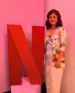 Nidhi Bisht Instagram - Me after getting the AC chamber 😅
Had a great time with my favourite peeps from Maamla Legal Hai, at the #NextonNetflix event! Loving the love that YOU all have poured upon our show :) keep the love coming ❤️🧿🤗

Wearing @mohindia_official @houseoftuhina @ethnicandaz @thepopulor 

Styled by @smitikaur ❤️
Assisted by @sanskruta.b 

HMU by @mirrormirrorofficial ❤️
Photographer @prashandtap 

#maamlalegalhaionnetflix #maamlalegalhai #MLH #poshampapictures #sujata #didi #nidhibisht