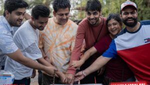 Nidhi Bisht Instagram - Family photo❤️ no words only love and gratitude 🙏🏻😊🧿 in case you haven’t seen - Maamla Legal Hai is now streaming on Netflix @netflix_in 

#maamlalegalhaionnetflix #maamlalegalhai #MLH #poshampapictures #sujata #didi #nidhibisht