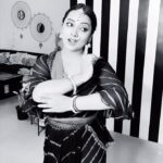 Nidhi Uttam Instagram - I am a non-dancer and never got the opportunity to learn! So here I am, Dipping my toes into the 70s dance scene & it was a wild ride with @rasikadeshpande9 Thanks for teaching me so patiently🙈 But I’m here to tell you that hard work and practice can turn anyone into a dancer! 🕺💃 Need your cheers to keep me grooving! 🎶🌟 Film: Mera gaon mera desh Song: aya aya ataria mein #70sDanceChallenge #NonDancerTurnedDancer #encourageyourself #abcd #hardworkpaysoffs #anybodycandance #nidhiuttam #latamangeshkar #meragaonmeradesh