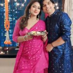 Nidhi Uttam Instagram - Sending loads of positivity & love to all of you!♥️🧿 Shubh Deepawali #diwali2023