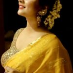 Nidhi Uttam Instagram – Little me would be proud 👼
From playful beginnings to achieving dreams 🌈 #howitstarted #howitsgoing #thenvsnow 

(Childhood, memories , then vs now , yellow saree , trend)