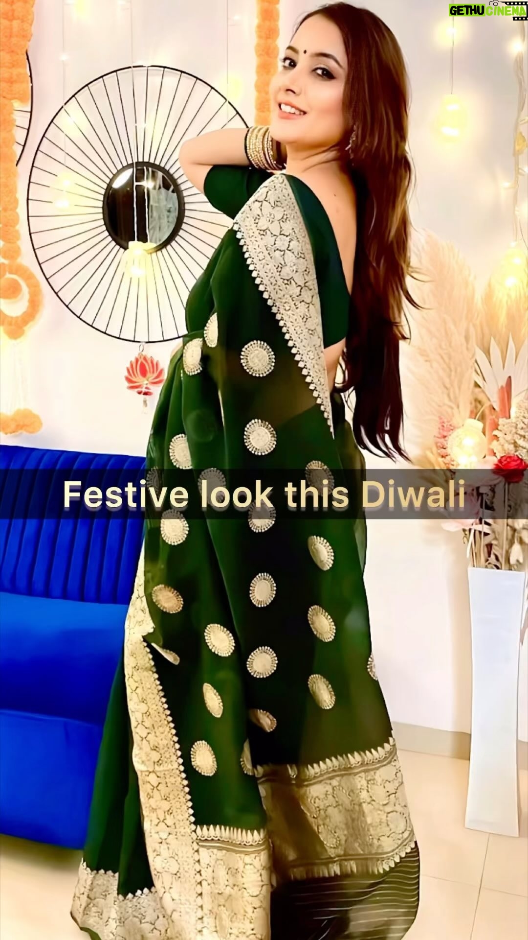 Nidhi Uttam Instagram - GRWM and Illuminate your Diwali celebrations with this FESTIVE LOOK✨ From shimmering eyelids to drapping mummy’s beautiful Saree, let’s glam up together for a radiant Diwali look! HAPPY DIWALI🪔 Products used- foundation ~ @hudabeauty @paccosmetic Eye shadows ~ @anastasiabeverlyhills @hudabeauty Lipstick~ @maccosmeticsindia Gel eye liner ~ @anastasiabeverlyhills Brow filler ~ @benefitindia Saree ~ @uttamurmila (missing you mummy🥹♥️)