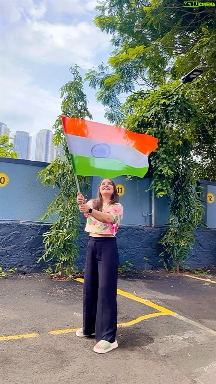 Nidhi Uttam Instagram - Lehraa Do Tiranga ๐ฎ๐ณ โจ๐งก๐ค๐When I see the Tricolour flutter in the air so high, I am reminded of the noblest of traditions in the world. Let my spirit soar high every time I see the flag soar up in the air. ๐ฎ๐ณโจ