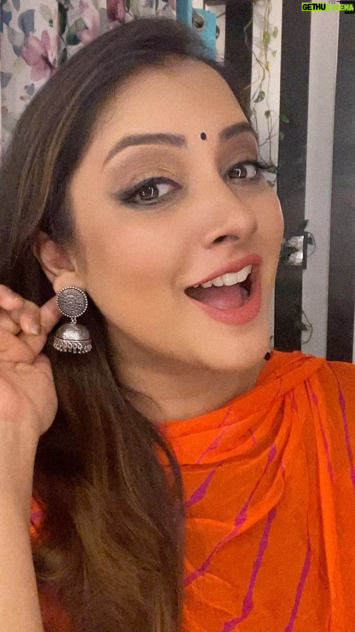 Nidhi Uttam Instagram - #jhumkabareliwala π§ββοΈπ«ΆπΌ