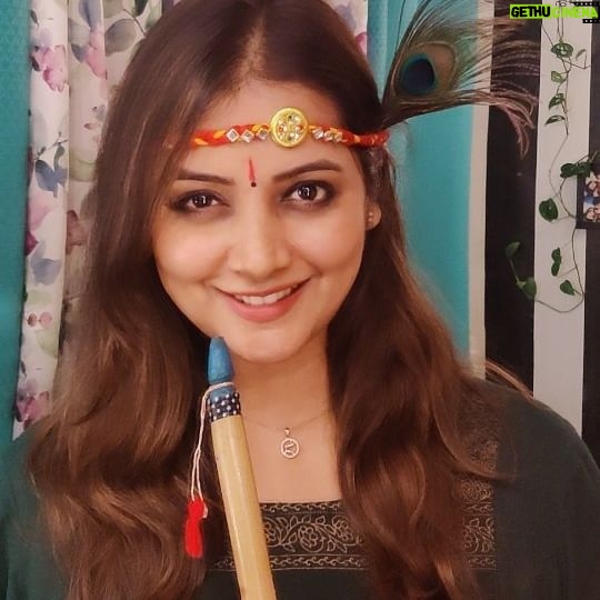 Nidhi Uttam Instagram - The things you think about , will determine the quality of your mind 🌼 What you always think and focus on, you become most🌼 People are unaware that the things they think will ultimately determine the thoughts action and behaviour.🌼 ~Jai Shree Krishna 🦚🧿