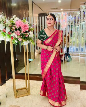Nidhi Uttam Instagram - Channeling my inner desi diva in this stunning saree ✨💕#southindianweddings #sareevogue #sareelove #family