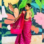 Nidhi Uttam Instagram – Channeling my inner desi diva in this stunning saree ✨💕#southindianweddings #sareevogue #sareelove #family