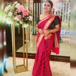 Nidhi Uttam Instagram – Channeling my inner desi diva in this stunning saree ✨💕#southindianweddings #sareevogue #sareelove #family