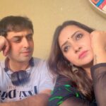 Nidhi Uttam Instagram - ‘Self Love to the power ♾️’😎😍🤪🤪🤣🤣😜😜 Caption it the better way guys🤣🤣🤣 The best ones will be highlighted on our stories😎 #comedy #comic #nandinimohit #couplecomedy #yrkkh #yrkkhfamily💞