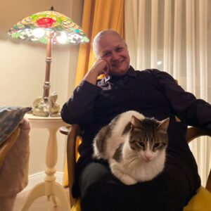 Nihal Menzil Instagram - İyi akşamlar 💙
İyi ki sevdiklerimiz var💙
Bu küçük hanım Camdaki Kız dizimizin setinin prensesi "Angelica"
🐈🐈🐈🐈🐈🐈🐈

#Türkiye #istanbul #beşiktaş 
#nihalmenzil #camdakikiz #tbt
#doğa #asmalıkonak #keşfet 
#kedi #iyiakşamlar #izmir 
#iyigünler #güzel #günaydın 
#atatürk #ankara #moda 
#sanat #sevgi #mavi 
#aile #kapadokya #aşk 
#instagram #müzik #can 
#turkey #mevlana #mutluluk