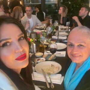 Nihal Menzil Instagram - Günaydın 💚
Yeni bir haftaya yeni umutlara merhaba 🍀💚🍀
Kalbi güzel insanlara selam olsun 💚
Camdaki kız dizimizin veda yemeğinde bazı karelerle selamlamak istedim sizleri.
Mucizelerle dolu bir hafta diliyorum hepimize 🍀💚🍀
@drgbudayicioglu
@nursurerofficial
@ogm.pictures
@camdakikiz 
@muge_ulusoy_medya_
@fulyafilazi
@mervepoo
@hamza_yazici
@enginsenkan
@handeataizi
@__manoche__
@korkmazzbeyzaa

#Türkiye #istanbul #beşiktaş 
#nihalmenzil #camdakikiz #tbt
#doğa #asmalıkonak #keşfet 
#kedi #iyiakşamlar #izmir 
#iyigünler #güzel #günaydın 
#atatürk #ankara #moda 
#sanat #sevgi #mavi 
#like #kapadokya #aşk 
#instagram #müzik #can 
#turkey #mevlana #mutluluk