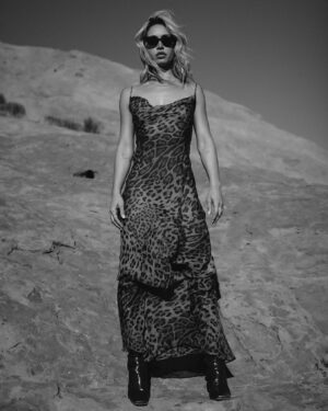 Nihan Gur Instagram - There she was, all dressed in adventure, straddling the edge of a star 💫 ~ Johnny Ox