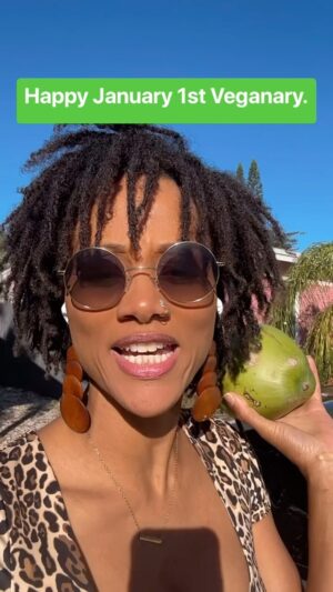 Nika King Instagram - Let’s eat vegan and save the earth and stuff 💚💙
.
#2024  #vegan #veganuary #vegannearme #blackvegansofig #mondaymotivation #monday #healthy #plantbased