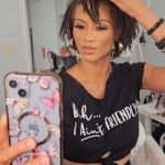 Nika King Instagram – When a make up artist can get my brows right and speak life into me, I know she’s a keeper. 
💄@angellovebeauty
#icleanupnice #nikaking #workinprogress #jokes #biaintfriendly