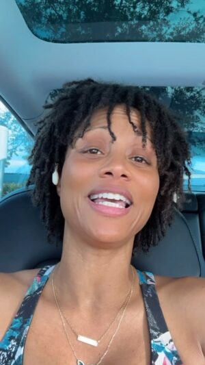 Nika King Instagram - Starting January 1st, my vegan restaurant @bluetreecafe will start offering meal prep and herbs for a complete body cleanse 💙🌱💙🌱

Tag 3 ppl who you want to go on this journey with us!!🙋🏾‍♀️🙋🏽‍♀️🙋🏿‍♀️🙋🏼‍♀️