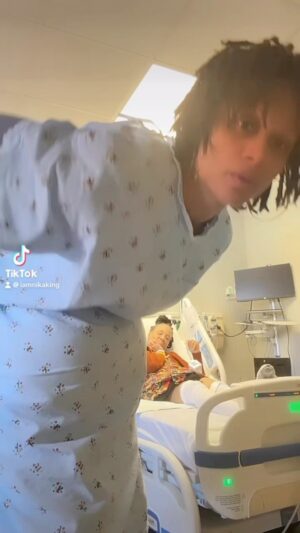 Nika King Instagram - Idk if it’s big back or big front but we’re getting released. Gotta keep her laughing. We’re on the road to recovery. The Most High is faithful!!
.
#busted #godisgood #Thankyoujesus #laugh #bigback #fupa #dumptruck #cheerup #laugh #smile #heal #hospitalhumor #ruemamawildin