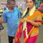 Nikhila Sankar Instagram - Some #bts behind the scenes from Mylapore diaries 😂🤭🤍 VC: @kspraveen_ Watch to see the real struggle and number of people behind a Photoshoot or a video shoot. 🥹🤍 MUA: @shami_s_makeover Outfit: @ohsenorita_clothing
