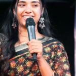 Nikhila Sankar Instagram - @dgvaishnav_college Amazing crowd!! #lover