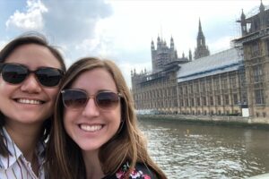 Niki Ang Instagram - 6 (six!!!!!) whole years of marriage, countless selfies all over the world, more and more love. Happy anniversary @kelsiejod and happy birthday Beyoncé 💕