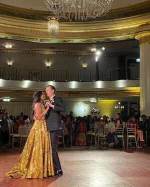Niki Ang Instagram - gorgeous wedding in gorgeous chicago full of gorgeous reflective surfaces 

#wereallmarriedtonight