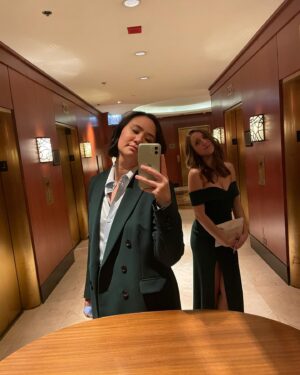Niki Ang Instagram - gorgeous wedding in gorgeous chicago full of gorgeous reflective surfaces 

#wereallmarriedtonight