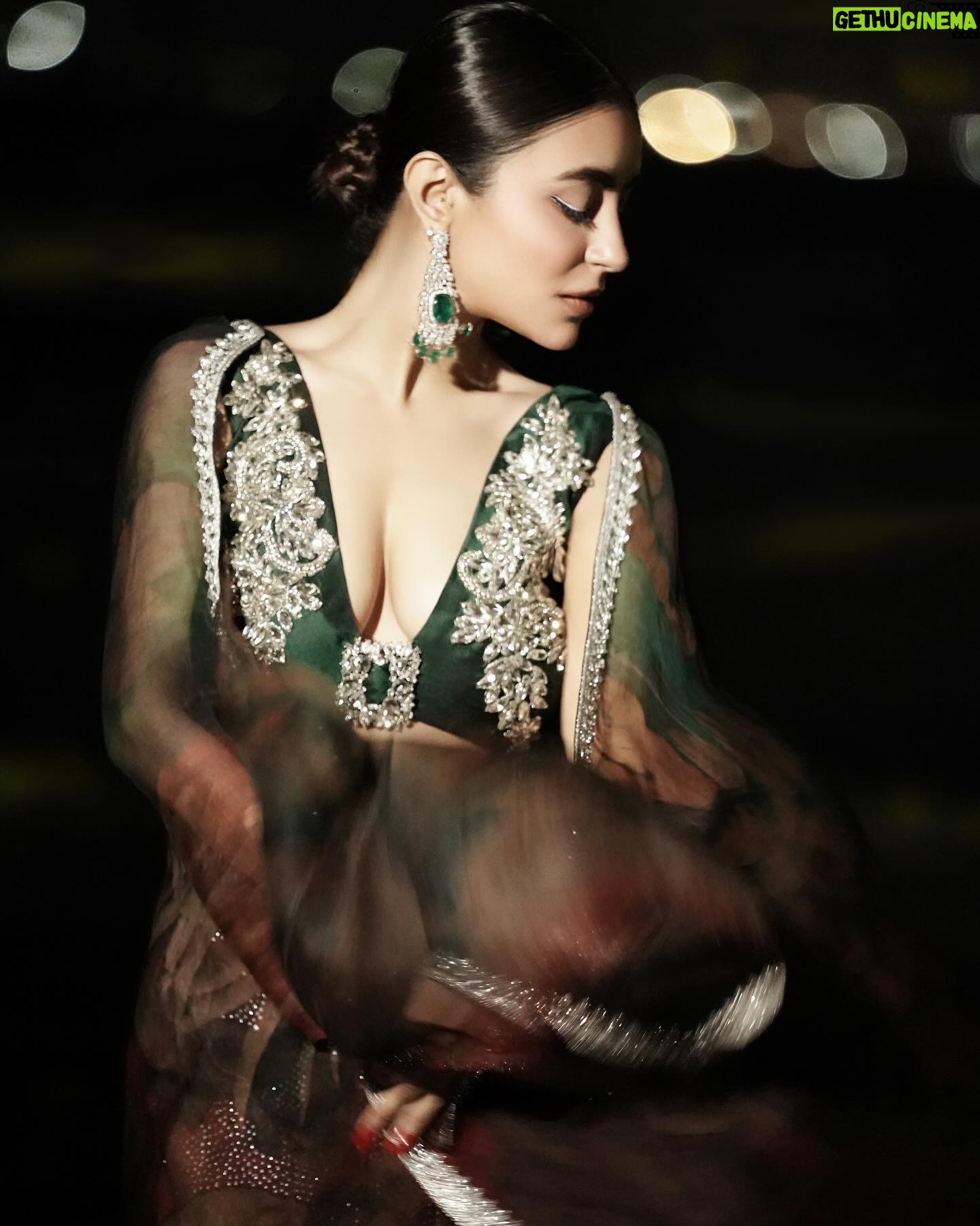 Nikkesha Rangwala Instagram - Don’t wait until you’ve reached your goal to be proud of yourself. Be proud of every single step you take to reach that goal. Outfit @suwanneebysam Photography @kapil_parmar0751 Hair @sunny_hairr Makeup @kavitaparmar_makeup_hair Jewelry @silverplazaoriginal Special thanks to my girls @remeemusic @swaness #fashiongram #indowesternstyle #indianwear #poser