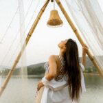 Nikkesha Rangwala Instagram – I recently found out glamping is a thing. Issa vibe 😉 

Photo @clickkaari 
Makeup @hnmbysnehal 
Location @theblue_bella 
DOP @kediasristy