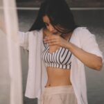Nikkesha Rangwala Instagram – I recently found out glamping is a thing. Issa vibe 😉 

Photo @clickkaari 
Makeup @hnmbysnehal 
Location @theblue_bella 
DOP @kediasristy