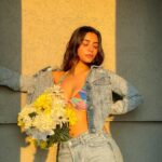 Nikkesha Rangwala Instagram – Thank you God 🌻 ☀️ 🎨 

 
Hair and shot by @azaincoutinho. 

 #summervibes #bikiniseason #magazineaesthetic #demin #sunsetlover #inmyownlane.