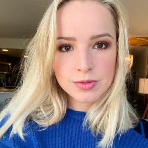 Nikki King Instagram - Posting a lot of selfies these days but then again, I’ve been hanging out a lot with myself. #socialdistancing #staysafela