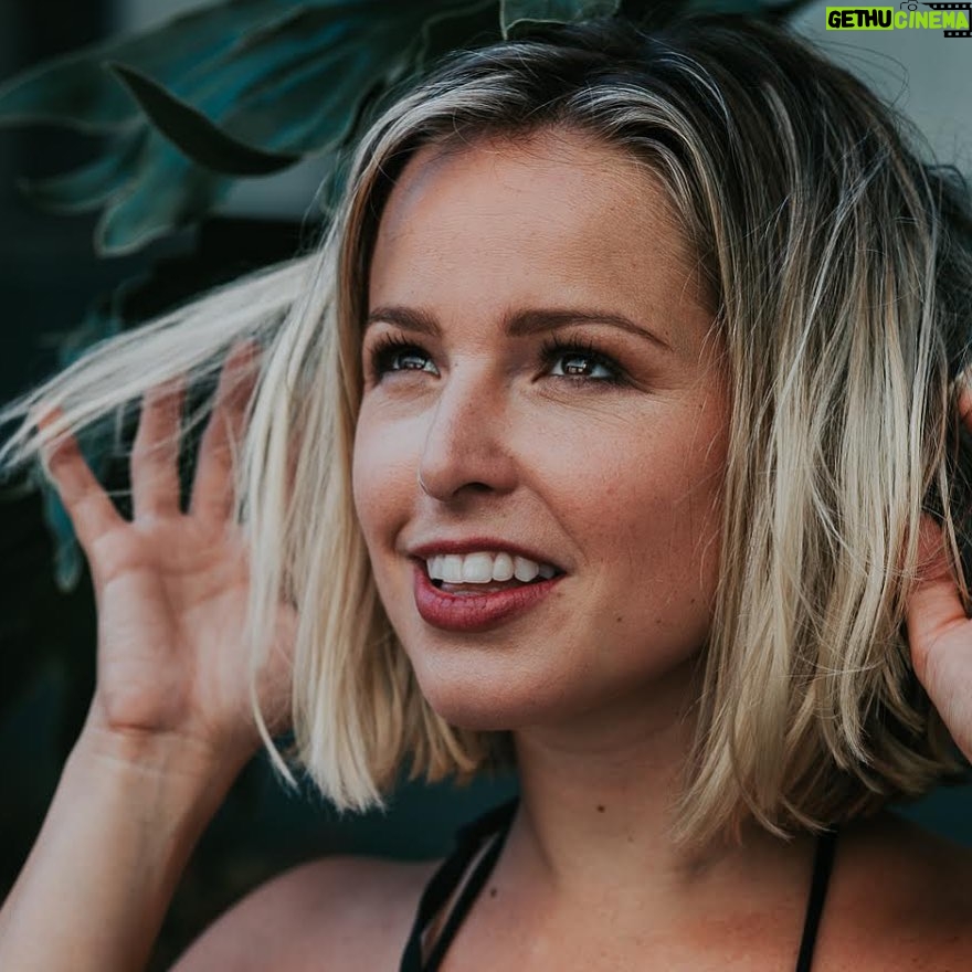 Nikki King - 2.5K Likes - 2020 has taught me the importance of understanding my basic needs at a core level. What have you learned from this year so far? 🌱