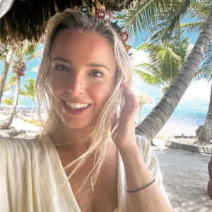 Nikki King Instagram - I can’t Belize I’m 30!! 🎉