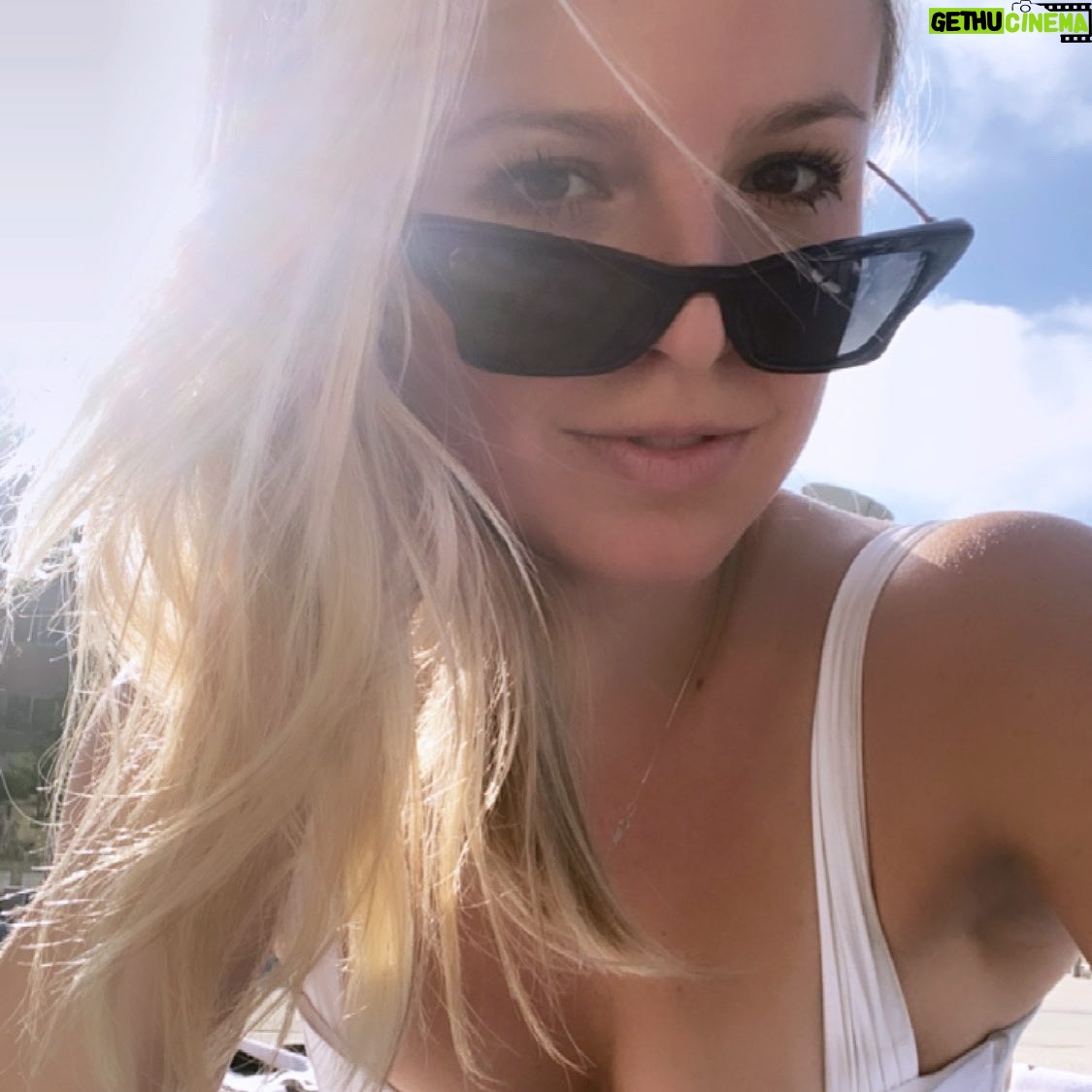 Nikki King - 1.6K Likes - Got that summertime feeling ☀️