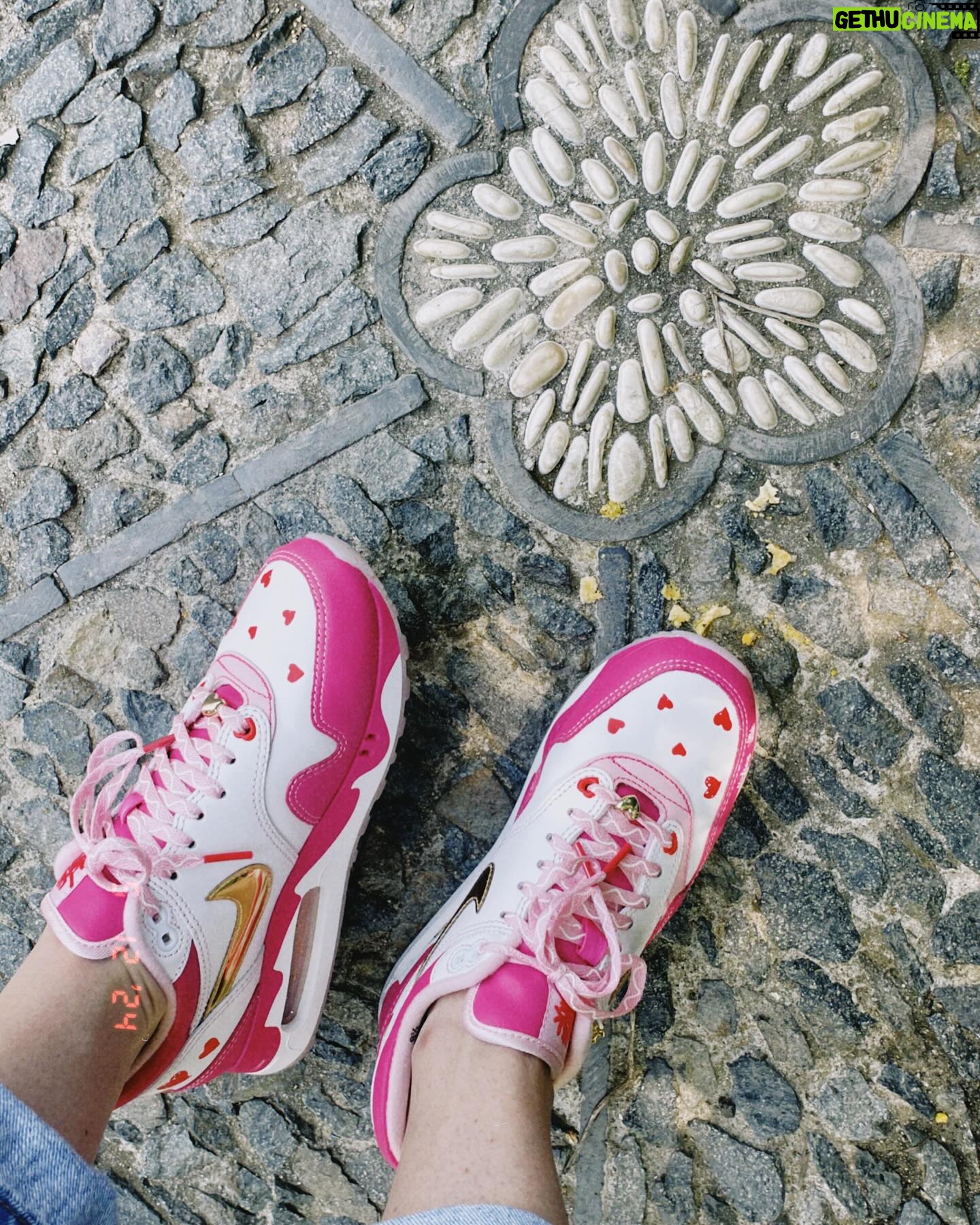 Nikki DeLoach Instagram - Hugs, kisses, iced coffee. Kicks made by a heart warrior named Hailey. A long walk through gorgeous gardens and a sweatshirt embroidered with a B H. There’s nothing little about the little things. ❤️