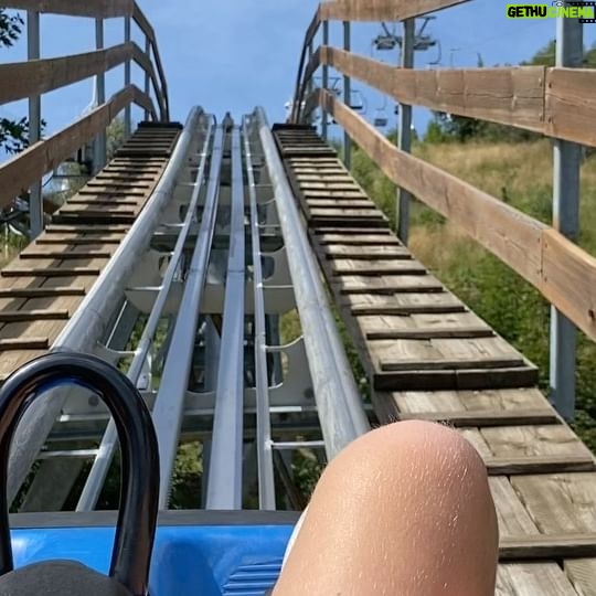 Nikki Osborne Instagram - Even I hate me. But before you go getting too jealous remember: I’m doing this with kids.