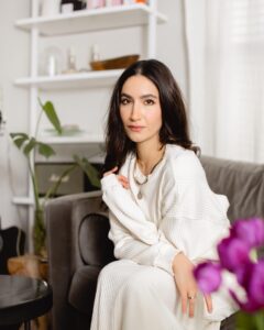 Nikohl Boosheri Instagram - h i 🌿🐇