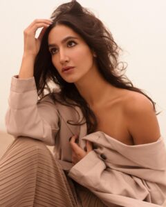 Nikohl Boosheri Instagram - 🦉✨ Last one from this series shot by the genius @jennabermanphoto. Fun fact, we were planning to only shoot in her studio that day but the forest fires had left skies such an eerie color that she suggested we go see what we can get on the beach. The end result was a total mood ✨