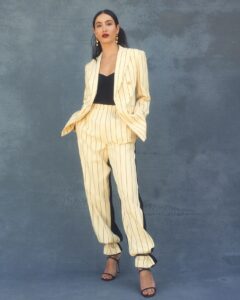 Nikohl Boosheri Instagram - 🤍🦪 Photographed by @kelsey_hale Lighting by @tutuleeco Glam by @jentioseco & @thesophiaporter Styled by @nataliehoseltonstyle