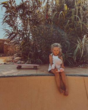 Nikol Moravcová Instagram - UNPOSTED - #Fuerteventura 🏜️
📍@casa_lapaz 

Řešíme zrovna, kam na jarní prázdniny. Karol chce samozřejmě surfovat, ale já bych radši hory. Tatry, Rakousko nebo klidně Krkonoše.

Co byste radši vy?