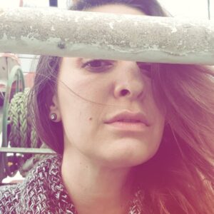 Nil Günal Instagram - Size de kaşının üzerinde boru var demeye gelmiyor 🤣 (@ilaydaildir )