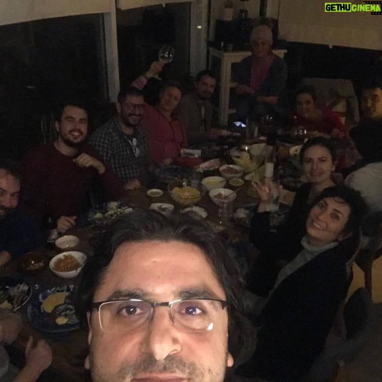 Nil Günal - 14.5K Likes - 4 Aralık ne güzel birgün🙏💗 1969 dan beri 🤣 Aşkım doğmuş. Aliye annem doğurmuş, güzel annem toprağın bol olsun. Oğluşun önce rabbime sonra bana emanet @keremcakiroglu.😘 Bu yılda güzel geçti, çok spontan oldu @rominaozipekci cim iyiki aradın vallahi bizim harekete geçeceğimiz yoktu. Zekeriyaköylüler bir yana son anda aramamiza rağmen taaa uzaklardan gelen ablam ve eniştem iyiki varsınız 🙏💗 iyiki geldiniz 💗 çıstak çıstak 🤣 😘@nurgunalozkor ve @gurelozkor ve kuzenler @fikretgunal @ozgeegunal a... Daha uzun kalacağınız zamanlarımız olsun lütfen 🙏 Hıc konuşamadık 🤷♀️😁 Vee bu guzel geceyi bastan sona hazirlayan çılgın enerjili Can arkadasim dostum ortağim @begumguray a 😍😍 o olmasa olmazdı bu masa bu gece. Hersey ondan 😘😘 gece boyunca bir an bile oturmayan atom fatma @guclu.fatma iyiki varsın😍😍😍 kuzum. Ve etçi başı @cglrguray sen olmasan yine bu gece olmazdi. Ne yiycektük 😱 iyiki varsiniz canlar ... 🤗🤗😍😍 Çılgın semt halkı @medenihayvan @rominaozipekci @osmanevretolga @ali.dogancay @eyyubbelhayyam #erenboz #canandoğançay burası sizinle güzel a dostlar, siz olmasanız bu kışlar nasıl gecer diyorum. Yakin zamanda tekrarıni bekliyorum. Viva Kerem 💃💃💃