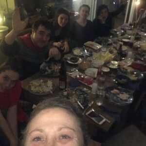 Nil Günal Instagram - 4 Aralık ne güzel birgün🙏💗 1969 dan beri 🤣 Aşkım doğmuş. Aliye annem doğurmuş, güzel annem toprağın bol olsun. Oğluşun önce rabbime sonra bana emanet @keremcakiroglu.😘 Bu yılda güzel geçti, çok spontan oldu @rominaozipekci cim iyiki aradın vallahi bizim harekete geçeceğimiz yoktu. Zekeriyaköylüler bir yana son anda aramamiza rağmen taaa uzaklardan gelen ablam ve eniştem iyiki varsınız 🙏💗 iyiki geldiniz 💗 çıstak çıstak 🤣 😘@nurgunalozkor ve @gurelozkor  ve kuzenler @fikretgunal  @ozgeegunal a... Daha uzun kalacağınız zamanlarımız olsun lütfen 🙏 Hıc konuşamadık 🤷‍♀️😁 Vee bu guzel geceyi bastan sona hazirlayan çılgın enerjili Can arkadasim dostum ortağim @begumguray a 😍😍 o olmasa olmazdı bu masa bu gece. Hersey ondan 😘😘 gece boyunca bir an bile oturmayan atom fatma @guclu.fatma iyiki varsın😍😍😍 kuzum. Ve etçi başı @cglrguray sen olmasan yine bu gece olmazdi. Ne yiycektük 😱 iyiki varsiniz canlar ... 🤗🤗😍😍 Çılgın semt halkı @medenihayvan @rominaozipekci @osmanevretolga @ali.dogancay @eyyubbelhayyam  #erenboz #canandoğançay burası sizinle güzel a dostlar, siz olmasanız bu kışlar nasıl gecer diyorum. Yakin zamanda tekrarıni bekliyorum.  Viva Kerem 💃💃💃