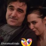 Nil Günal Instagram – Ülkemiz için, hepimiz için mutlu bayramlar 🍭🍬🍫 Sevdiklerimizle, gönlümüzce, doyasıya, neşe dolu bayramlar geçirmemiz dileğiyle… Tüm hayatımız bayramlar gibi olsun inşallah 😊🙏