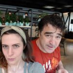 Nil Günal Instagram - Sevgili Arkadaşim @siveselhandmade o yetenekli elleriyle, güzel ruhuyla neler neler yapiyor bir bilseniz... Saçıma kondurduğum bu guzellikte onu hediyesi... Çok tesekkurler kuzim 😘🤗