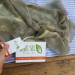 Nil Günal Instagram - Sevgili Arkadaşim @siveselhandmade o yetenekli elleriyle, güzel ruhuyla neler neler yapiyor bir bilseniz... Saçıma kondurduğum bu guzellikte onu hediyesi... Çok tesekkurler kuzim 😘🤗