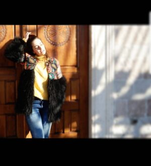Nil Günal Instagram - Güne bakan misali yüzümü güneşe dönerim her zaman 🌻 saçlarımda deniz esintisi dolanır🌊 burnumdan binbir çiçeğin kokusu dolar içime🌸..kulaklarımı çınlatan sayısız kuşun cıvıltısıdır heyecanımın sebebi 🕊ve sen en sevdiğim ..bahar... Gel artık