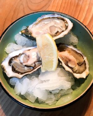 Nila Fırat Instagram - My favorite restaurant in ghent and missed days 🥂🦪 @naturellrestaurant #naturellrestaurant #ghent