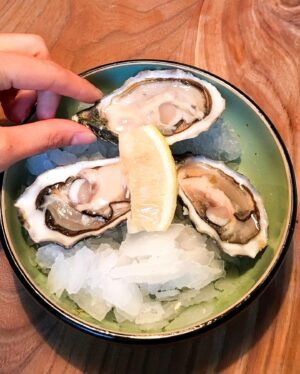 Nila Fırat Instagram - My favorite restaurant in ghent and missed days 🥂🦪 @naturellrestaurant #naturellrestaurant #ghent