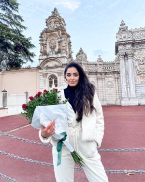 Nila Fırat Instagram - In joy or sadness flowers are our constant friends. ❤️

1, 2, 3, 4, 5, 6, 7  kaydırmalııııı 👻 #kokinaçiçeği